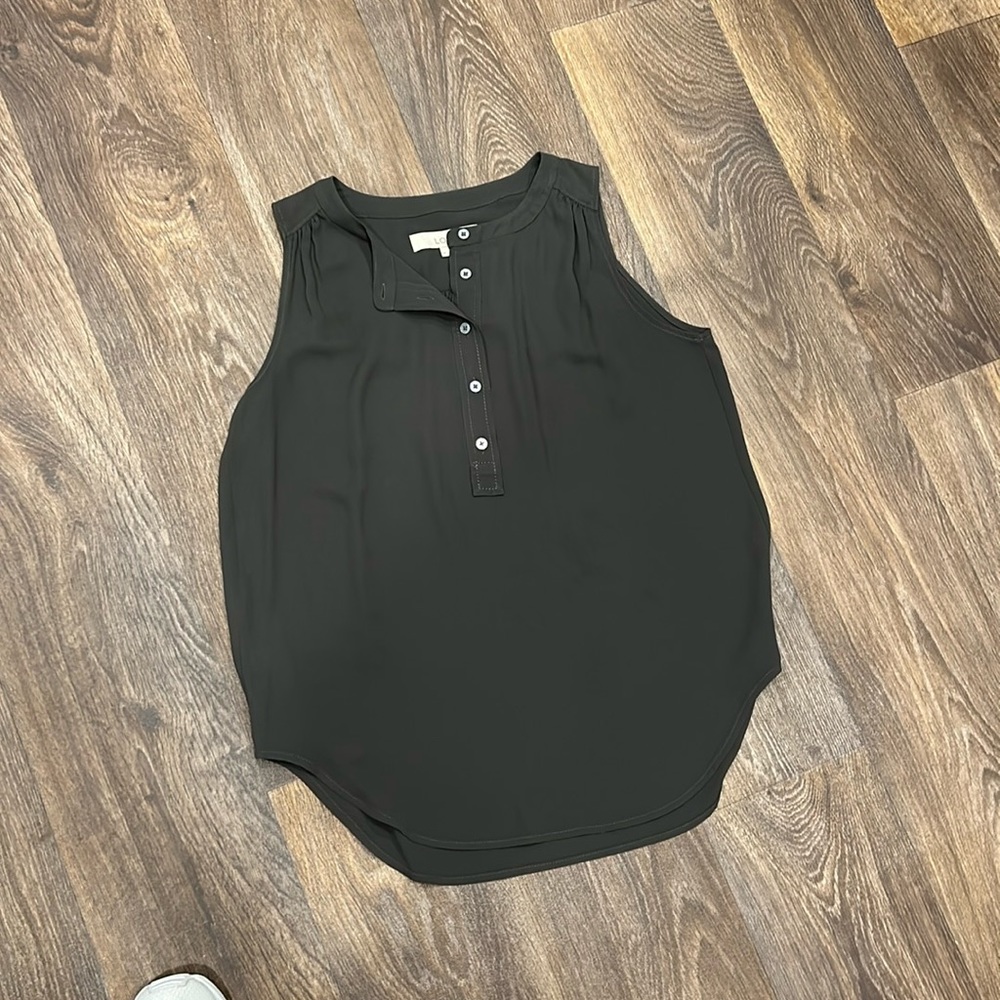 Ann Taylor Loft Women’s Sleeveless Gray Blouse- XS Petite